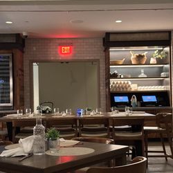 Tulu Seaside Bar & Grill - Interior
