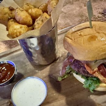 Finney's Crafthouse - Burbank - Single Tater Tots and Wagyu Burger - New American Near Me - Burbank, California