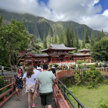 Roberts Authentic Hawaiian Tours - Buddhist temple - Tours Near Me Roberts Authentic Hawaiian Tours - Buddhist temple - Tours Near Me