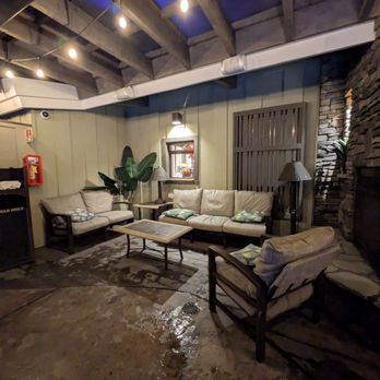 Best Western Plus Humboldt Bay Inn - Seating near the hot tub - Hotels Near Me - Eureka, California Best Western Plus Humboldt Bay Inn - Seating near the hot tub - Hotels Near Me - Eureka, California