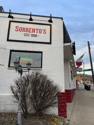 Sorrento's Italian Joint by null