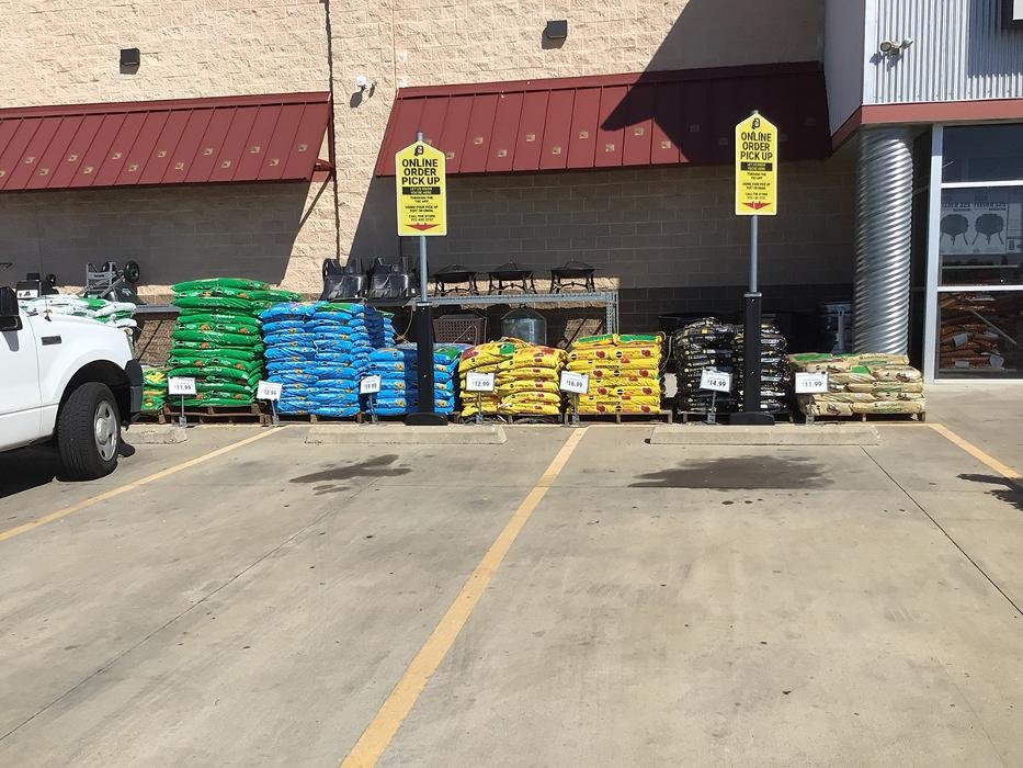 Tractor Supply Image