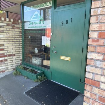 Emerald City Chiropractic - Entrance - Chiropractors Near Me - Seattle, Washington Emerald City Chiropractic - Entrance - Chiropractors Near Me - Seattle, Washington
