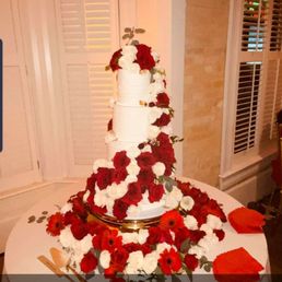 Our beautiful wedding cake!