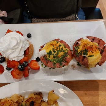 Brownstone Pancake Factory - Eggs Benedict - Breakfast & Brunch Near Me - Edgewater, New Jersey Brownstone Pancake Factory - Eggs Benedict - Breakfast & Brunch Near Me - Edgewater, New Jersey