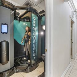 Boca Tanning Club - Pompano Beach - Come try our Spray Tan booth at Boca Tanning of Pompano Beach, or book a custom airbrush!