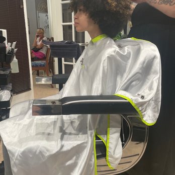 The Curl Doula - To the salon..... love it here - Hair Stylists Near Me - Hollywood, Florida The Curl Doula - To the salon..... love it here - Hair Stylists Near Me - Hollywood, Florida