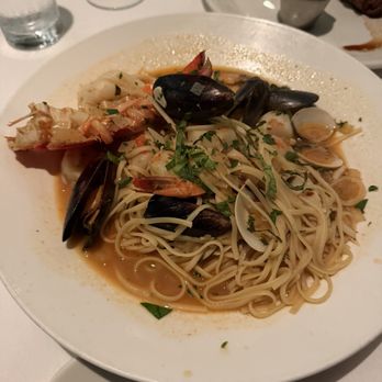 Chart House - Shellfish linguine which came out at the right temp. - Seafood Near Me - Redondo Beach, California