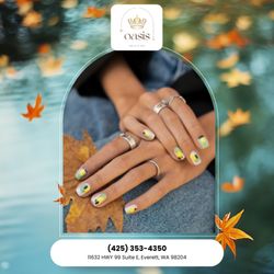 Cool geometric lines for a modern Thanksgiving vibe. Sleek, soft, and full of fall charm. Book your holiday-ready nails today!