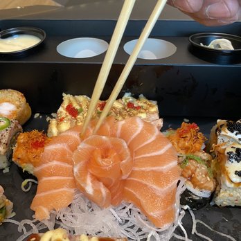 Toro Toro - Rose salmon sashimi in the 2 persons box - Sushi Bars Near Me - Mississauga, Ontario