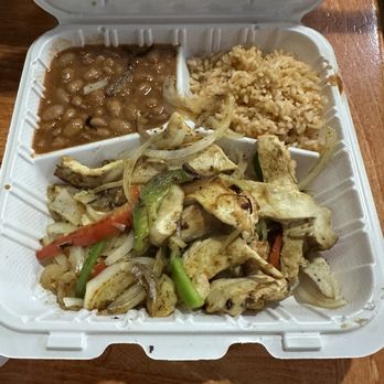 Bajio Mexican Grill - Chicken Fajita Platter w/ pinto beans and rice - Mexican Near Me - Happy Valley, Oregon Bajio Mexican Grill - Chicken Fajita Platter w/ pinto beans and rice - Mexican Near Me - Happy Valley, Oregon