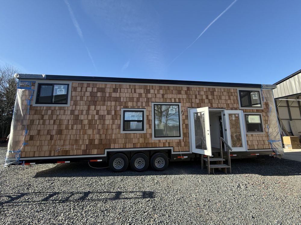 Slide of Saylor Tsangarides Construction