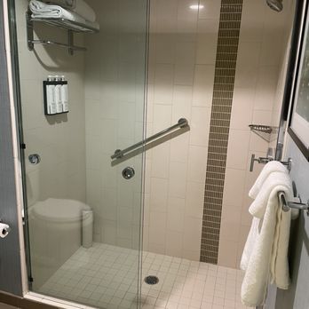 Hyatt Place - Shower - Hotels Near Me - Washington, DC, District of Columbia