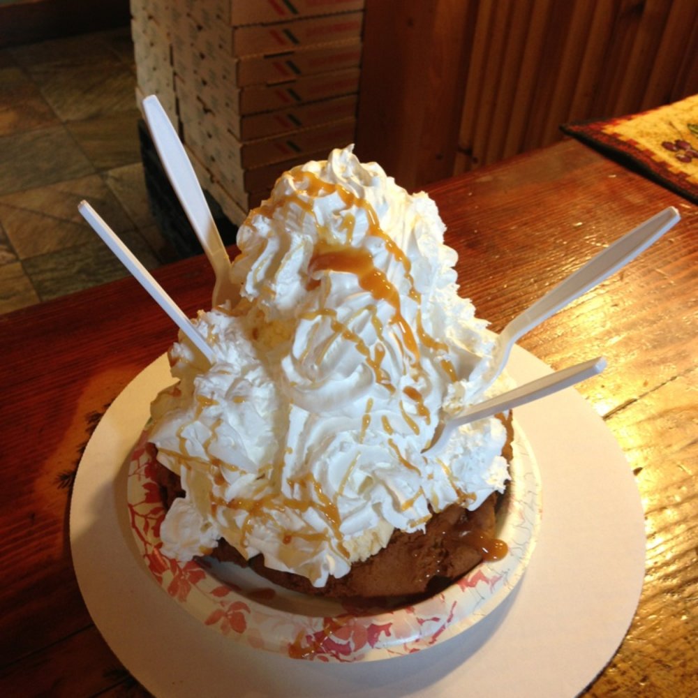 Mt Lemmon Cookie Cabin - Chocolate chip cookie ice cream whip cream & caramel....yum. - Pizza Near Me - Mount Lemmon, Arizona