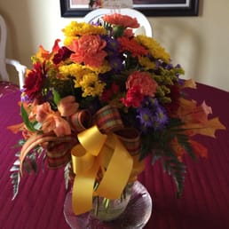 Fall flower arrangement for my mom's birthday. Fall flower arrangement for my mom's birthday.