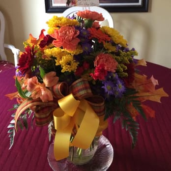 Rose's of Warren - Fall flower arrangement for my mom's birthday. - Florists Near Me - Macomb, Michigan Rose's of Warren - Fall flower arrangement for my mom's birthday. - Florists Near Me - Macomb, Michigan