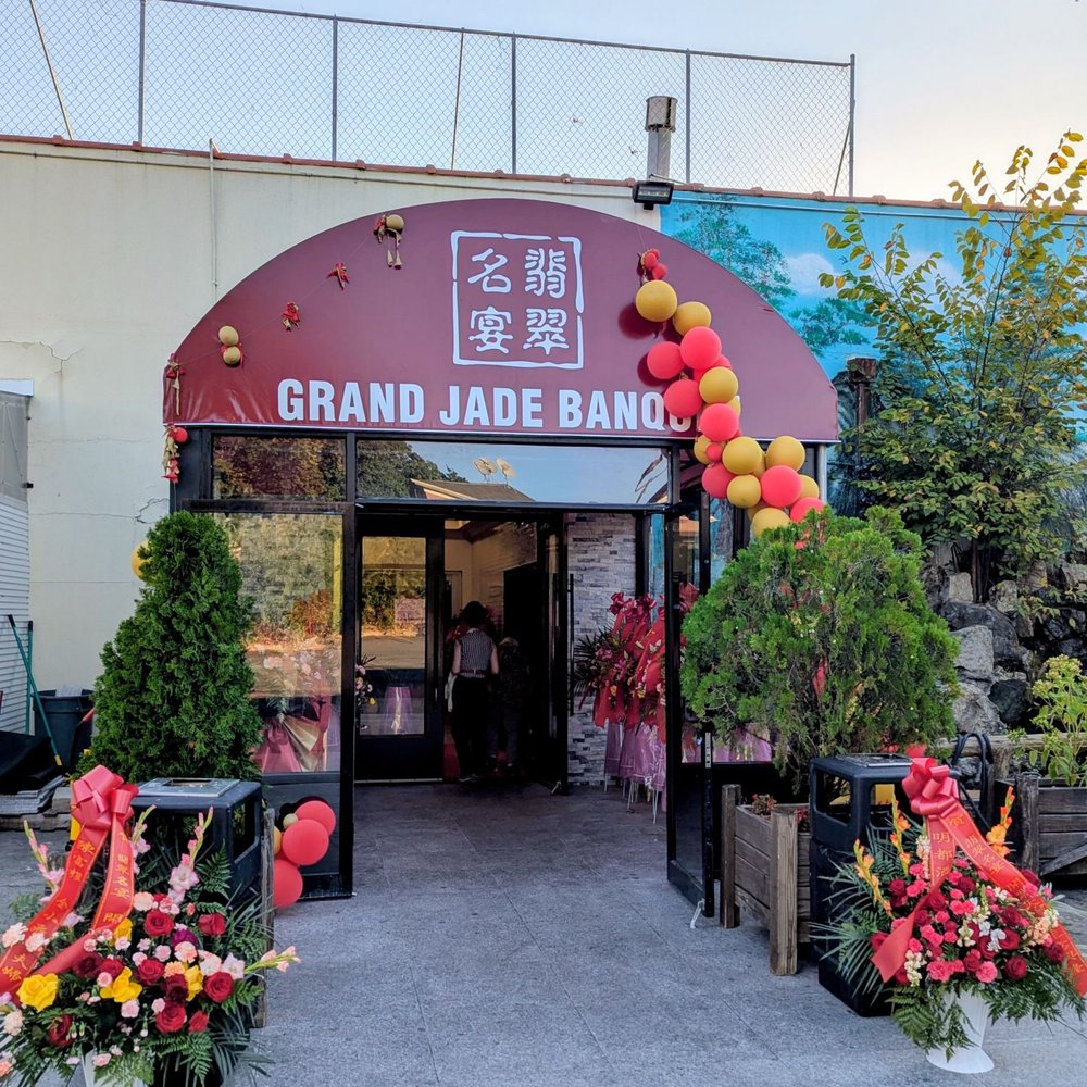 Grand Jade Banquet - Back entrance to their parking lot ($4 parking fee on weekday evenings & $3 during weekend dim sum; Not Valet Parking) - Cantonese Near Me - Flushing, New York