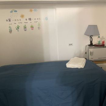 Apple Spa - One of our very clean massage rooms. Very comfortable. - Massage Near Me - Indianapolis, Indiana Apple Spa - One of our very clean massage rooms. Very comfortable. - Massage Near Me - Indianapolis, Indiana