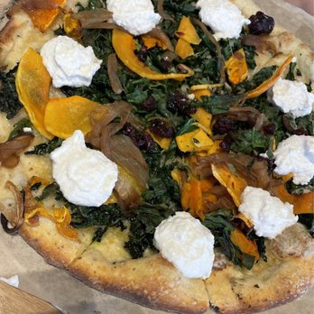 True Food Kitchen - butternut squash pizza - New American Near Me - Oakbrook, Illinois