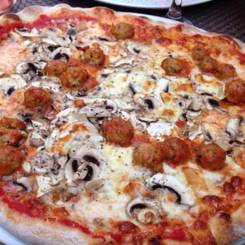 Antica Trattoria - Pizza with adorable, tasty little meatballs. - Italian Near Me - Fontainebleau, 77 Antica Trattoria - Pizza with adorable, tasty little meatballs. - Italian Near Me - Fontainebleau, 77