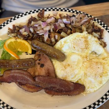 Black Bear Diner San Antonio City Base - The GRIZZ (1460-1520 cals.) - Diners Near Me - San Antonio, Texas