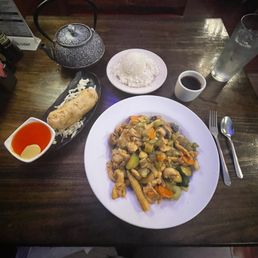 My lunch. Cashew Chicken and an egg roll . Very good! I will be back to try the Japanese offerings! My lunch. Cashew Chicken and an egg roll . Very good! I will be back to try the Japanese offerings!