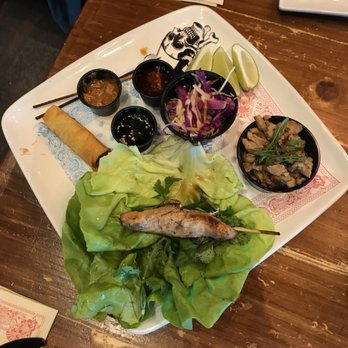 Guy Fieri's - Lettuce cups with spring rolls - American Near Me - Cancún, ROO