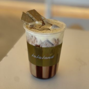 La La Land - The s'mores cloud latte - Coffee & Tea Near Me - Los Angeles, California La La Land - The s'mores cloud latte - Coffee & Tea Near Me - Los Angeles, California