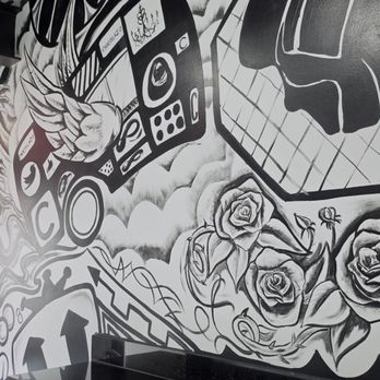 Black+White Modern Creamery - Ice Cream & Frozen Yogurt Near Me - San Antonio, Texas