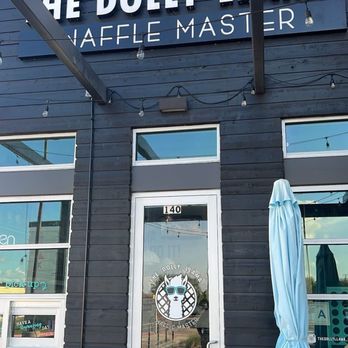 The Dolly Llama - Outside - Desserts Near Me - Pearland, Texas The Dolly Llama - Outside - Desserts Near Me - Pearland, Texas