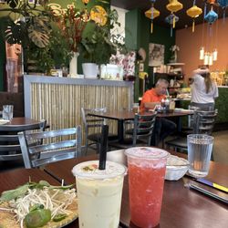 Mango smooth with tapioca, strawberry limeade