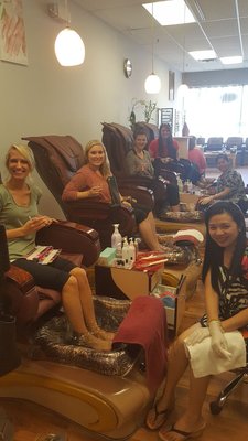 AT Nails by null