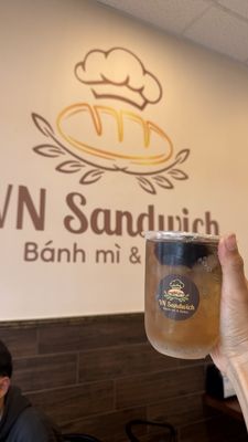 VN Sandwich by null