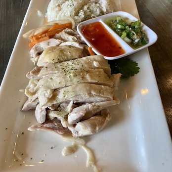 Woodstone Eatery - May 21, 2022 - Hainan Chicken - Asian Fusion Near Me - Markham, Ontario
