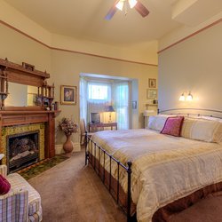 The Sanders - Helena's Bed and Breakfast - Uncle Bob's Room 3