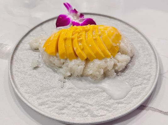 Dok Khao Thai (Chevy Chase) by null