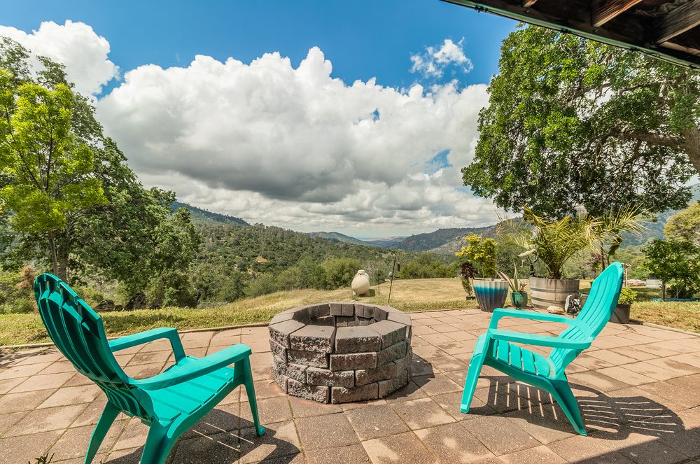 JERI KUDDES GUARANTEE REAL ESTATE Updated September 2024 18 Photos 29424 Auberry Rd