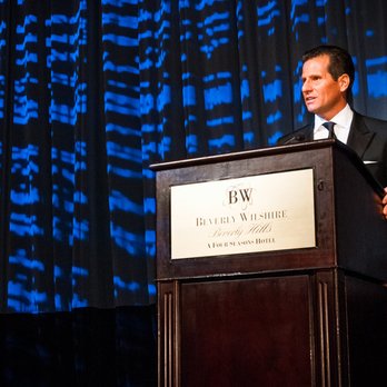 Shegerian & Associates - Carney recieving the Trial Lawyer of the Year Award - Employment Law Near Me - Los Angeles, California Shegerian & Associates - Carney recieving the Trial Lawyer of the Year Award - Employment Law Near Me - Los Angeles, California