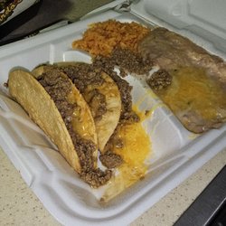 Abelardo's Mexican Restaurant - Taco plate - no lettuce cuz thats what the kid wanted