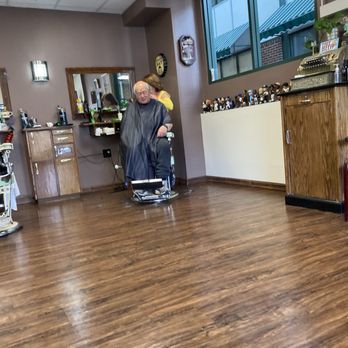 Taper Cuts - My Father & I received great haircuts from Ann at Taper Cuts at 225 E Deerpath Rd Suite 121 in Lake Forest, IL 60045!  ---  (847) 295-2887 - Barbers Near Me - Lake Forest, Illinois