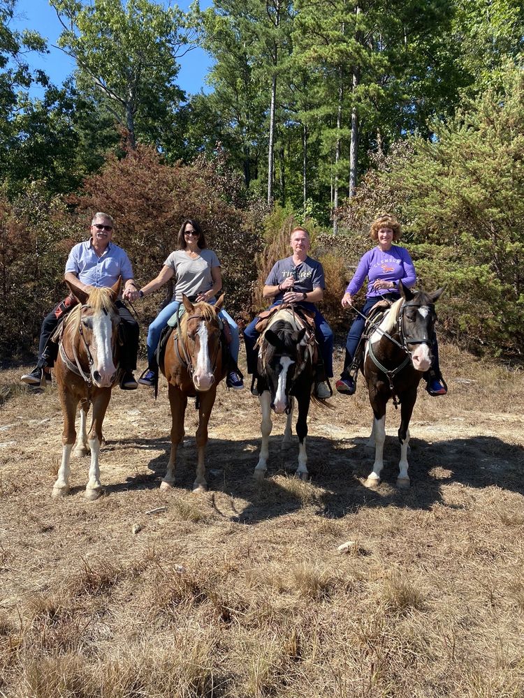 THE CLIFFS EQUESTRIAN CENTER Updated June 2024 162 Arrowleaf Ln