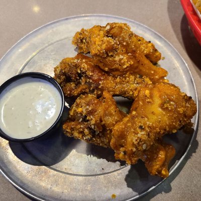 Pluckers Wing Bar by null