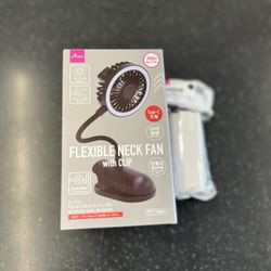 Daiso - Daiso always has the most random and cutest finds, like this fan and pen holder.