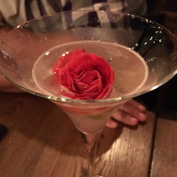 Ozu Bar - Smoked Roses & Sake: sake, elderflower, lemon, rose syrup, fresh rose. Amazing! - Bars Near Me - Hong Kong, HK