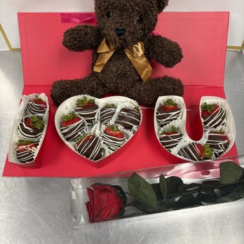 Fruits Friday More - I love u box with chocolate strawberries, a teddy bear and a preserved rose perfect for any ocaccion. - Acai Bowls Near Me - Studio City, California