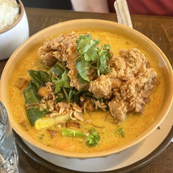 Dear Mom Cafe - Yellow Curry with fried chicken - Thai Near Me - Bend, Oregon Dear Mom Cafe - Yellow Curry with fried chicken - Thai Near Me - Bend, Oregon