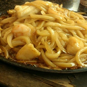 Chi Cafe - Seafood udon japanese style on hot plate - Hong Kong Style Cafe Near Me - Chicago, Illinois