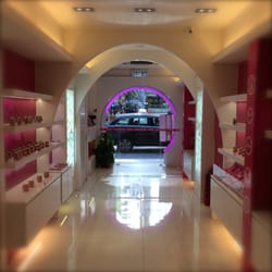 Sticky - The shop, massive!
