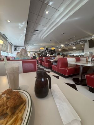 Gunther Toody's Diner by null