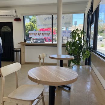 Cafe De Mama - Interior - Coffee & Tea Near Me - Los Angeles, California Cafe De Mama - Interior - Coffee & Tea Near Me - Los Angeles, California